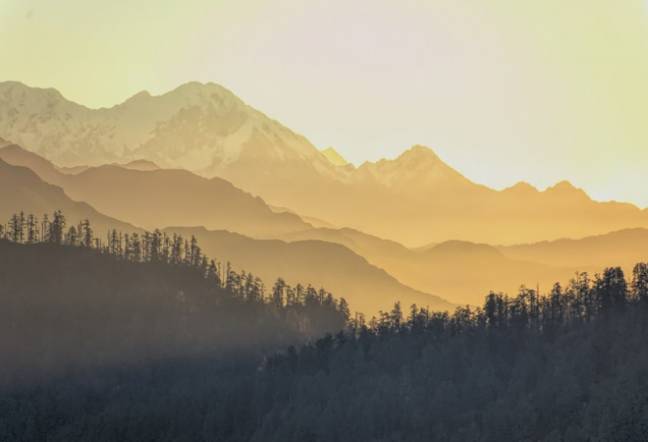 Dawn in the Annapurnas 600x450