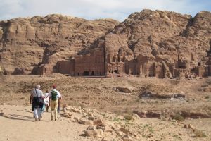 Trek to Royal Tombs