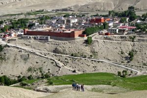 Trekking down to Lo Manthang