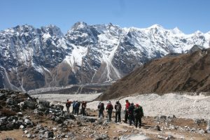 Descent from Larkya to Bimtang Meadow. Image by K Reynolds