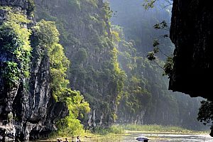 Baot trip exploring Van Long, Ninh Binh