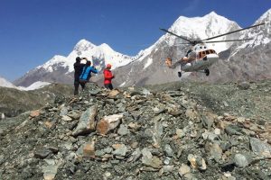 Helicopter transferring trekkers to Karkara.