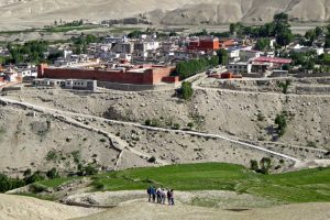 Trekking down to Lo Manthang