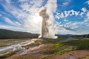 Old Faithful Geyser, Yellowstone NP