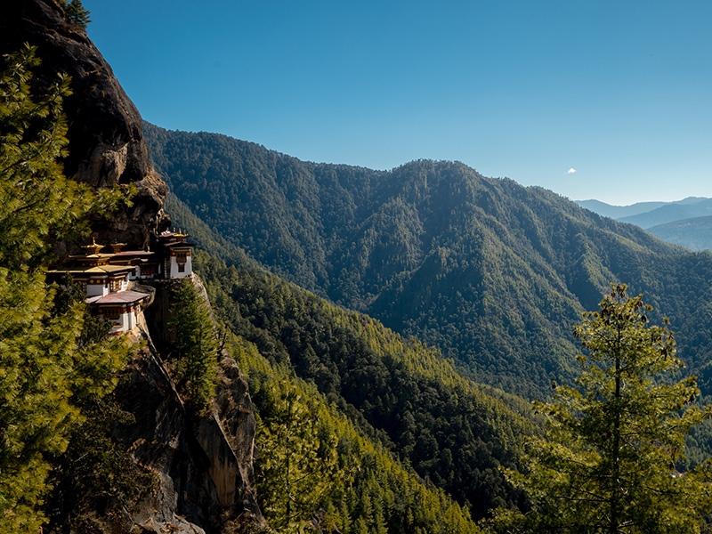 Walk to Taktsang Monastery